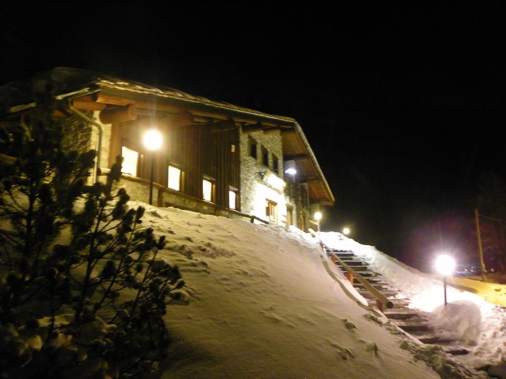 Hotel Les Granges La Thuile Ngoại thất bức ảnh